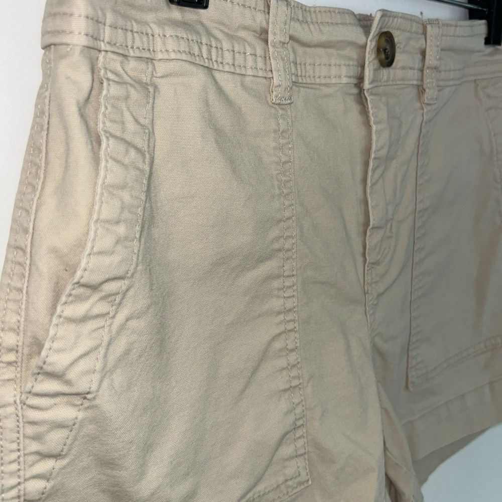 A New Day Women Tan Khaki High Rise Utility Stretch Shorts Size 6 Front Pockets - Picture 2 of 6